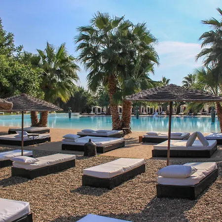 Masseria & Luciagiovanni Hotell 4*