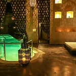 Hotel Masseria & Luciagiovanni 4*