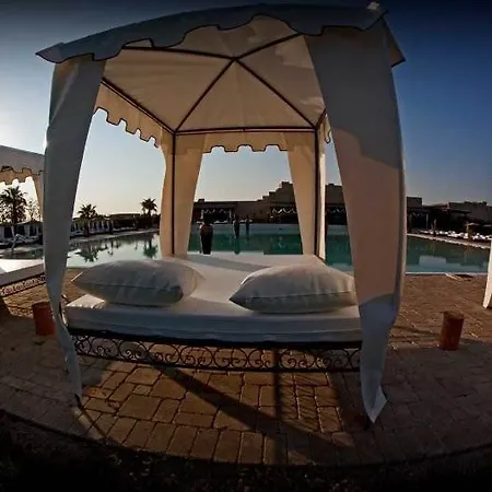 Masseria & Luciagiovanni Hotell 4*