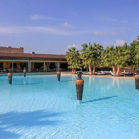 Hotel Masseria & Luciagiovanni 4*