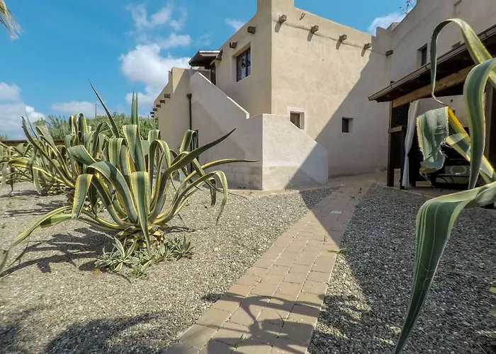 Hotel Masseria & Luciagiovanni 4*